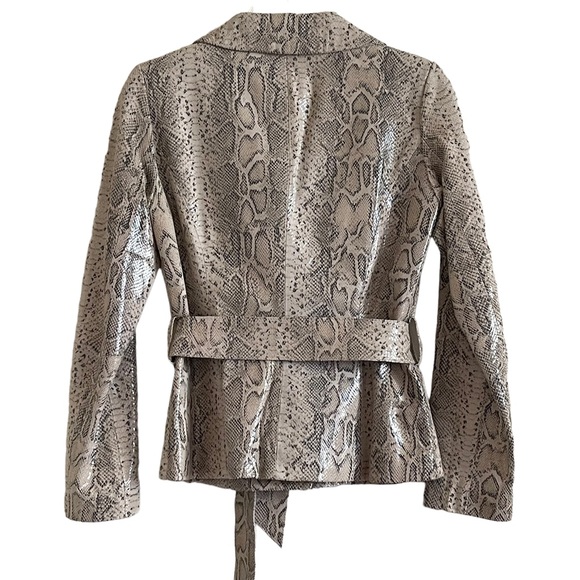 Vintage VS2 by Vakko tan & black animal printed leather jacket with belt - Picture 7 of 13